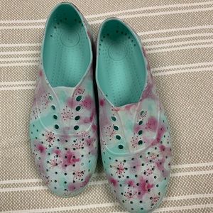 Women’s Native shoes size 7